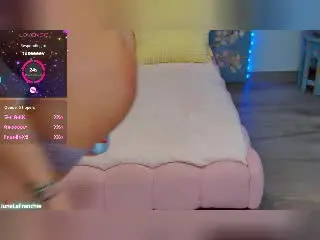Xlovecam Sex Cam of JuneLaFrenchie