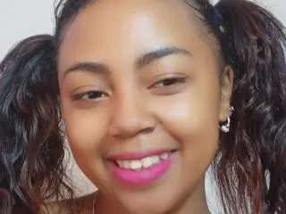 Xlovecam Live Sex Cam of MaliciaQueen