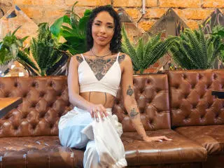 Xlovecam Live Porn of SilvanaXOwen