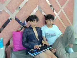 Xlovecam Free Porn Cam of YuiAndrin