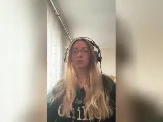 Xlovecam Sex Chat of Meeranda