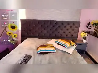 Xlovecam Adult Video Chat of AnnieAndLii