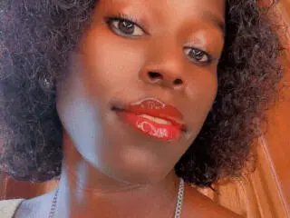 Xlovecam Private Sex Chat of KharlaQueen