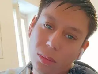Xlovecam Free Porn Cam of SexyLatinoboy69
