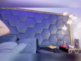 Xlovecam Live Sex of JunnaAndKurt