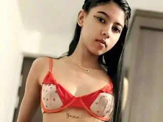 Xlovecam Adult Webcams of StrawberryAndJennifer