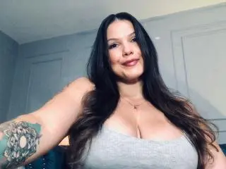 Xlovecam Free Porn Cam of SimoneCallen