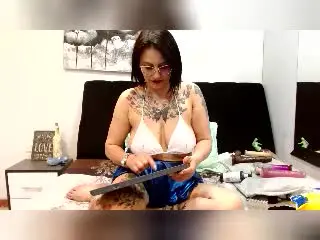 Xlovecam Live Sex Cam of DonnaJones