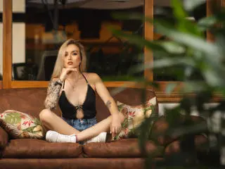 Xlovecam Sex Chat of SarahRousen