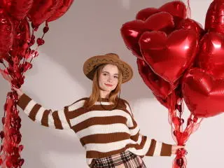 Xlovecam Watch Live Sex Cams of MargaritaKis