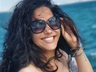 Xlovecam Live Sex Cam of SexyMirra