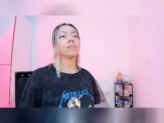 Xlovecam Free Live Porn of KayleeM