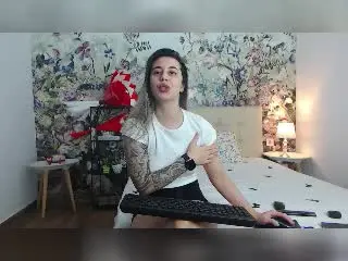 Xlovecam Free Live Porn of DiamondHottieX