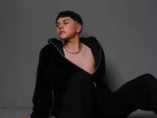 Xlovecam Live Porn of LukeHowlandy