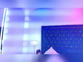 Xlovecam Sex Cam of LeiaLaurent