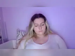 Xlovecam Live Porn of BritneyFlowers