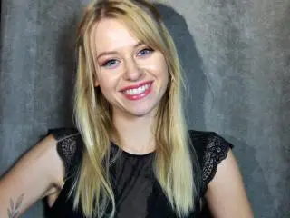 Xlovecam Adult Video Chat of CindyxGlam