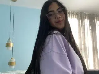 Xlovecam Sex Cam of CurvyBuff