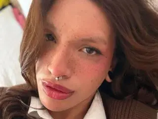 Xlovecam Adult Webcam of EllaThorne