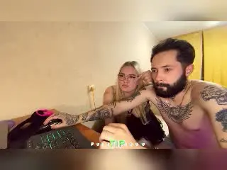 Xlovecam Free Live Porn of MikeAndAnna
