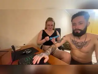 Xlovecam Sex Chat of MikeAndAnna