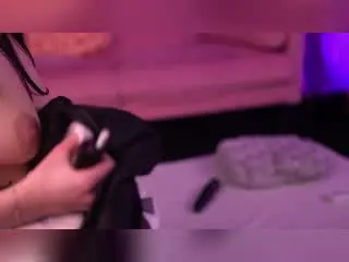 Xlovecam Live Sex Cam of AlessiaNoire