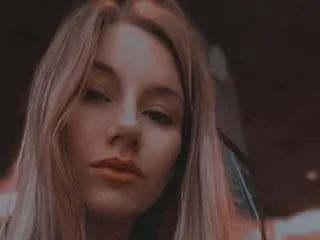 Xlovecam Sex Cam of RinDragonesse