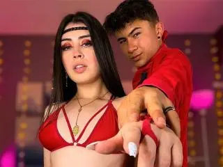 Xlovecam Private Sex Chat of NoahAndRose