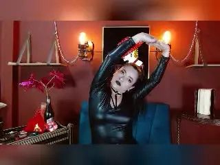 Xlovecam Live Sex of LunaTikka