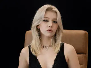 Xlovecam Live Porn of SelenaIris