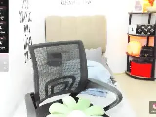 Xlovecam Free Live Porn of TrixieMattel