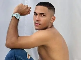 Xlovecam Live Sex of DereckStorm