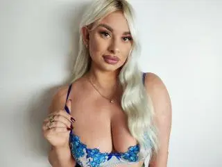 Xlovecam Live Sex Cam of LuxuriaBlond