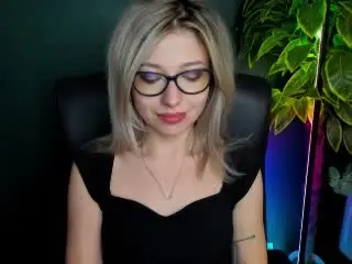 Xlovecam Watch Live Sex Cams of HeartHeidi