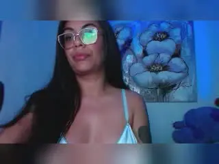 Xlovecam Sex Cam of MikeAndLunaa