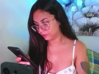 Xlovecam Sex Cam of MikeAndLunaa