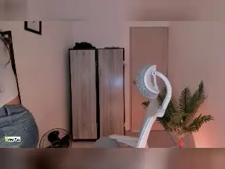 Xlovecam Nude Webcam of PrettyEllie