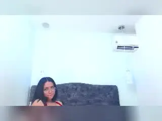 Xlovecam Watch Live Sex Cams of LiliWatson