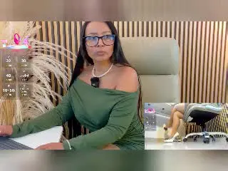 Xlovecam Nude Webcam of LuluSinclair