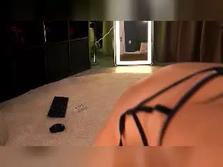 Xlovecam Live Porn of BrainyBelle
