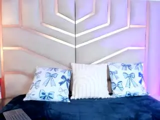 Xlovecam Free Live Porn of LunaMiranda