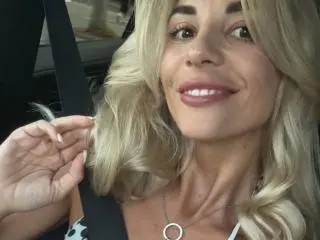 Xlovecam Private Sex Chat of BellaRayyy