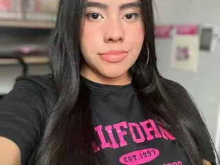 Xlovecam Sex Chat of SiennaTaylor