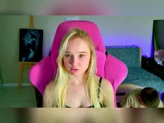 Xlovecam Free Porn Cam of ShawtyMiaAndJack