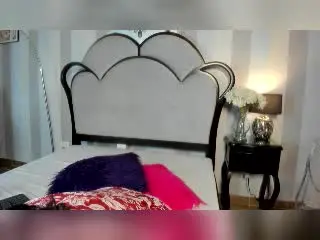 Xlovecam Sex Cam of MiaAmoree
